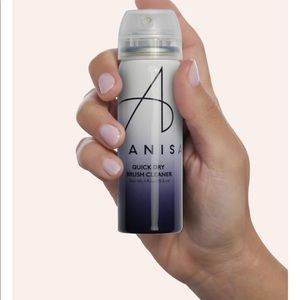 Anisa Beauty Quick Dry Brush Cleaner Spray